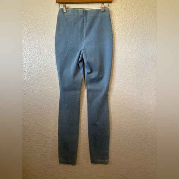 NWT Good American Soft Sculp Pull-On
Skinny Jeans/Jeggins - Picture 7 of 10
